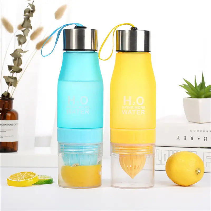 Colorful Plastic Lemon Juicing Cups with Creative Design